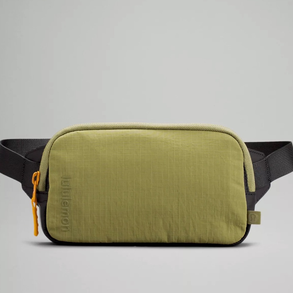 NWT Lululemon Mini Belt Bag
